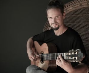 Mateo Martinez – Latin, Folk & Tango